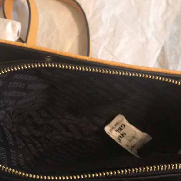 Steve Madden Quilted Wallet on String - Picture 6 of 6